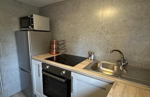 Loughborough Apartment | 4 Bed Apartment The Windmill 16th Century Pub