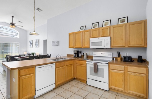 Solana Villa | ⭐ 4 Bed | Gated Resort of Solana | Games Room | Pool & Spa | Minutes to Disney⭐