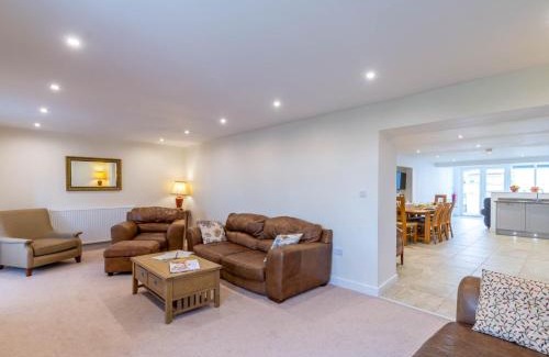 Langtoft House | 4 Bed in Langtoft 81235