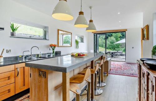 Church Stoke House | 4 Bed in Old Churchstoke 91498