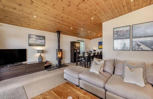 Windermere House | 4 Bed in Windermere 95682