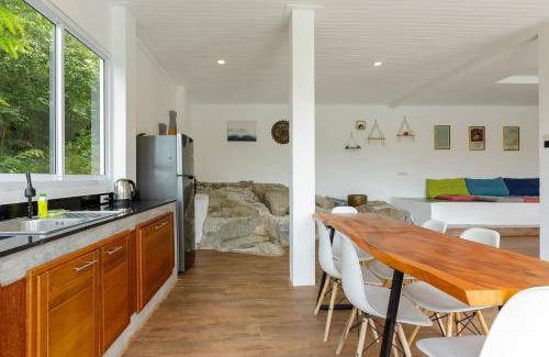 Chaloklum Villa | 4 bed rooms sea view villa with pool