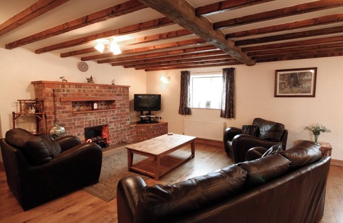 Kingsley Holt Cottage | 4 bedroom accommodation in Kingsley, near Cheadle