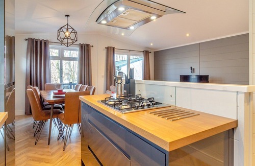 Woolverstone Cabin | 4 bedroom accommodation in Woolverstone, Ipswich