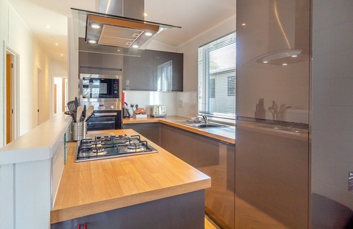 Woolverstone Cabin | 4 bedroom accommodation in Woolverstone, Ipswich