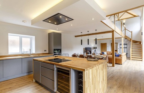 Mansfield Cottage | 4 bedroom accommodation in Edwinstowe