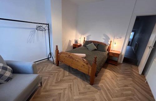 Scunthorpe House | 4 Bedroom Ashby House