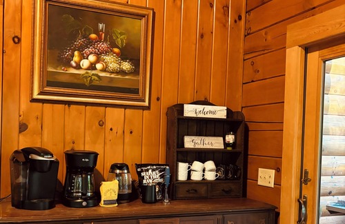 Howard Cabin | 4-bedroom cabin in peaceful Apple Valley with AC, WiFi. Enjoy nature retreat.