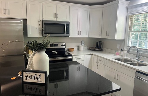 Athens House | 4-bedroom house in enchanting Athens city with big family room, AC. Book now