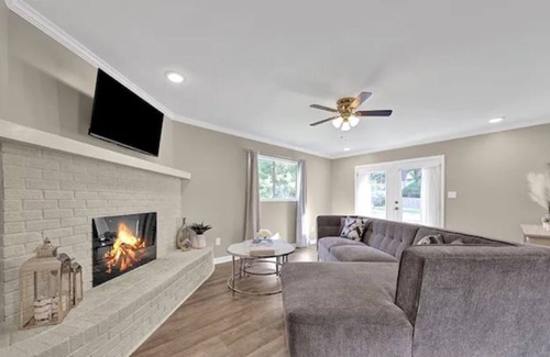 Crestline Heights House | 4 Bedroom Magic City Oasis w/ Jacuzzi, Gameroom, & MORE
