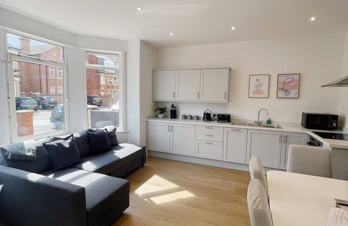 Gorleston-on-Sea House | 4 Bedroom Stylish Costal Getaway