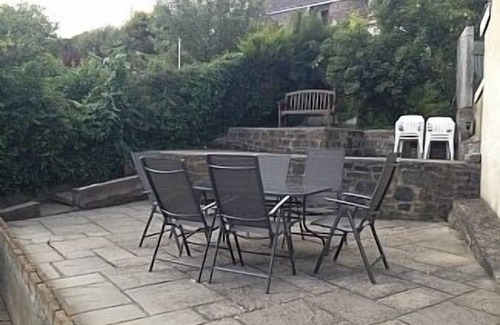 New Quay House | 4 Bedroomed Cottage, So Close To The Beach That You Can See The Dolphins