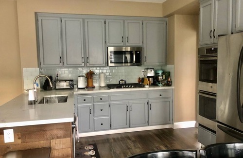 Windsor House | 4 bedrooms 5 beds 3 full bathrooms - price depends on the number of rented days.