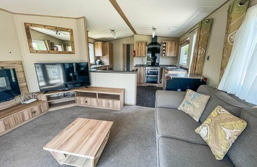 Saxmundham House | 4 berth caravan with decking and WiFi at Carlton Meres in Suffolk ref 60010K