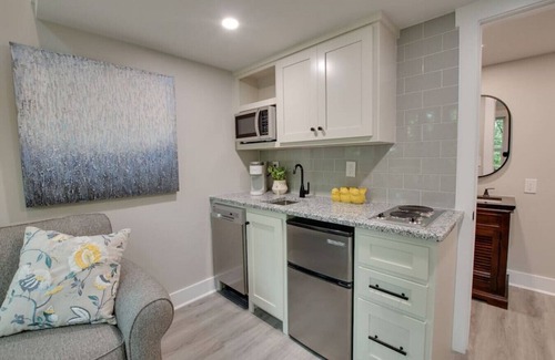 Groveoak Cabin | #4 (Birch) Luxury Treehouse near Lake Guntersville