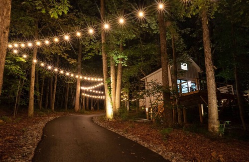 Groveoak Cabin | #4 (Birch) Luxury Treehouse near Lake Guntersville