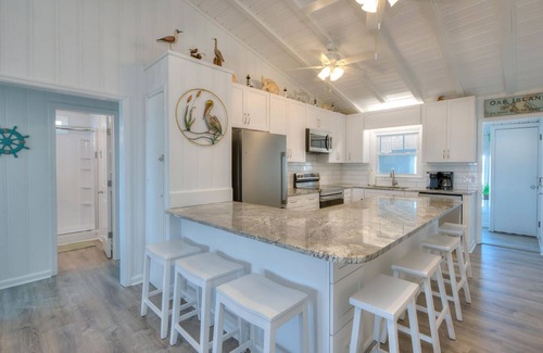 Long Beach House | 4 BR 2 BA OCEANFRONT COTTAGE - Big Deck, & AMAZING Ocean Views! - Book Now!