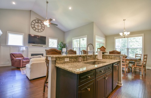 Terrell House | 4 BR, 3 BATH MCGEE POINT HOME on LKN! CLOSE TO EVERYTHING BUT AWAY FROM IT ALL!