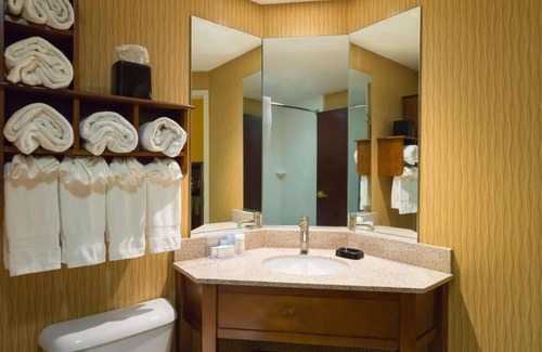 Carlisle Hotel | 4 Charming Suites with Free Breakfast – Ideal for Dickinson College Visitors