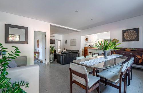 Olaria House | 4 dorm com piscina a 350 m de Camburizinho