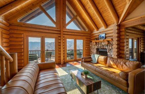 Three Rivers House | 4 Kings Log Cabin 150 Acres Spectacular Views