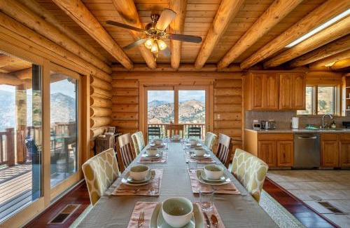 Three Rivers House | 4 Kings Log Cabin 150 Acres Spectacular Views