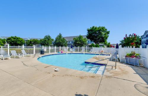 Rehoboth Beach House | 4 Mi to Beach Lewes Townhome with Ping-Pong Table
