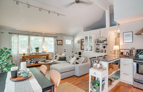 East Falmouth Cottage | 4 Mi to Bristol Beach: Cottage w/Pond & Deck