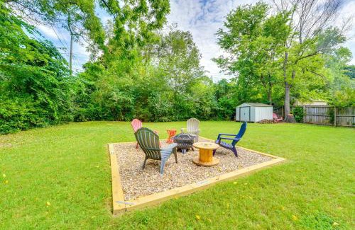 Fayetteville House | 4 Mi to Dtwn Dog-Friendly Fayetteville Home
