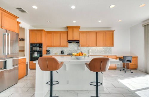 Merced House | 4 Mi to Dtwn Merced: Spacious Home w/Yard!