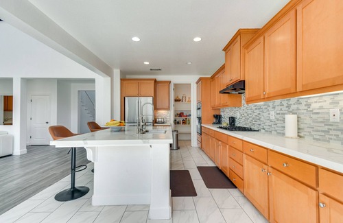 Merced House | 4 Mi to Dtwn Merced: Spacious Home w/Yard!