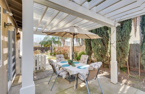 Merced House | 4 Mi to Dtwn Merced: Spacious Home w/Yard!