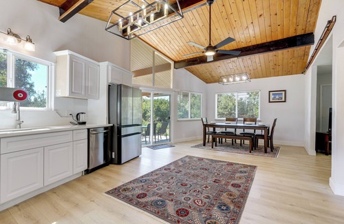 Granite Bay House | 4 Mi to Folsom Lake: Modern Home w/Patio!