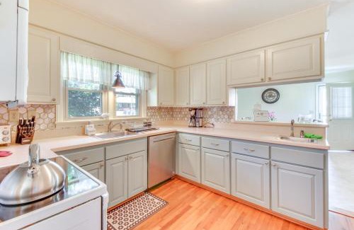 Hartwell House | 4 Mi to Lake Hartwell Welcoming Family Home