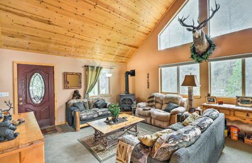 Hathaway Pines House | 4 Mi to Pine Lake Hathaway Pines Cabin with Deck