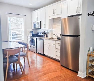 Chapel Hill House | 4 Minutes to UNC - 7 Minutes to Carrboro - En-Suite Bathrooms