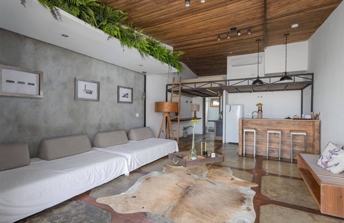 Zona Sul House | 4 Modern Private Ensuites in Ipanema Hills