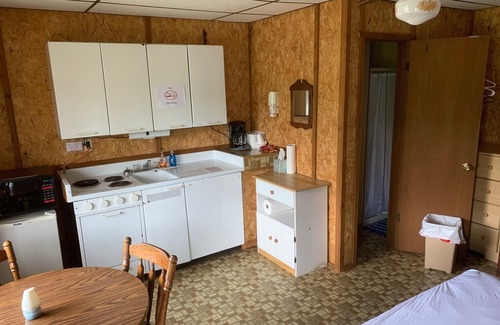 Wisconsin Dells Cabin | 4 Person One Room Cabin in Rural Campground