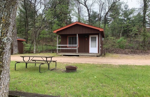 Wisconsin Dells Cabin | 4 Person One Room Cabin in Rural Campground