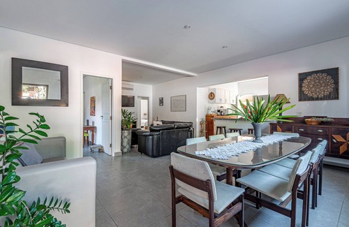 Camburi House | 4 quartos piscina 350 m praia