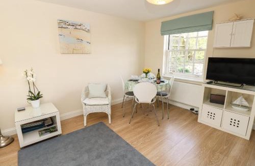 Brading House | 4 The Old Post Office Mews