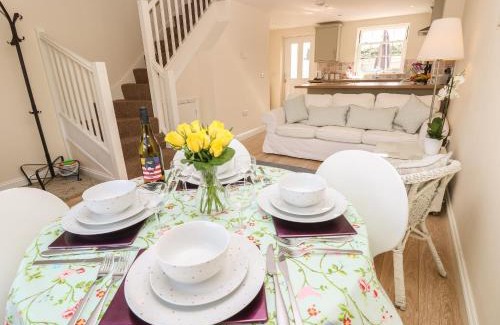 Brading House | 4 The Old Post Office Mews