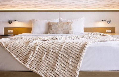 Belle Vista Hotel | 4 Units, King Partial View at The Hotel Zamora, Outdoor Pool