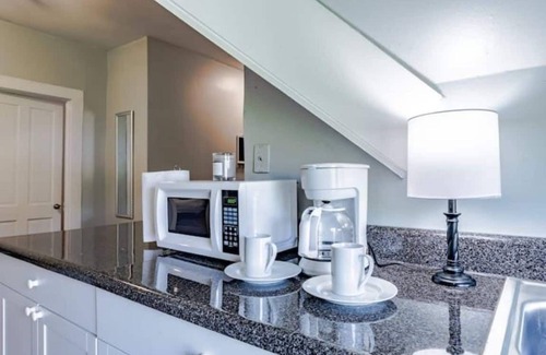 Mobile Apartment | 4 Units! Mins to Downtown&Dining - Dauphin Darling