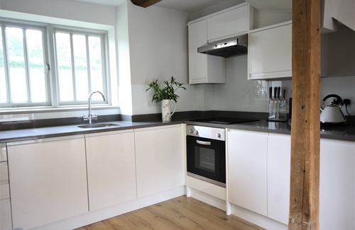 Benenden Cottage | 4 Weaver's Cottage - countryside haven near the sea