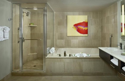 Gateway District House | 4 x Boulevard Suite at The STRAT Hotel, Casino & SkyPod