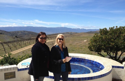 Soledad House | 40 Acres 5,000 Square Ft, $975/nt Sleeps 10-14 Pool, Vineyard, Views !