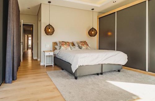 George Villa | 40 Ridge Drive, Kingswood Golf Estate