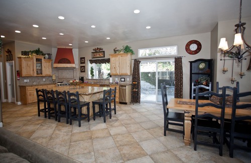 Lake Arrowhead House | 4000 sf house with A/C~gourmet kitchen~1000 sf gameroom~outdoor fire features