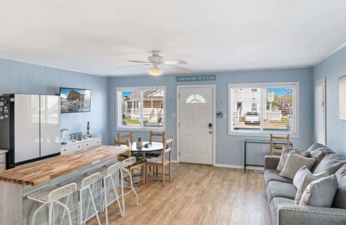 Little Salisbury House | 403 Carribbean | 2BR 1BA Bayside Beach Bungalow